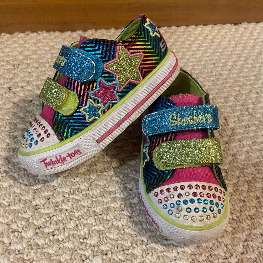 Twinkle toes by Skechers light up tennis shoes, toddler size 7